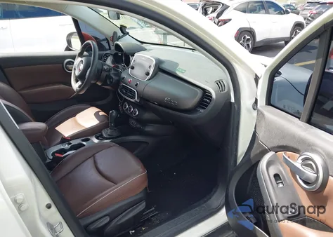 2018 Fiat 500X Trekking Fwd z USA, uszkodzony, nr VIN ZFBCFXCB9JP707448